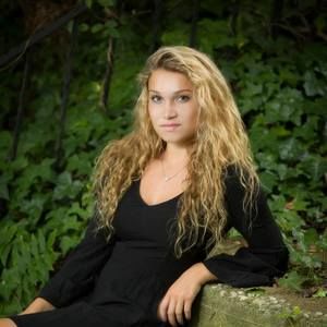 Meet your Posher, Danielle